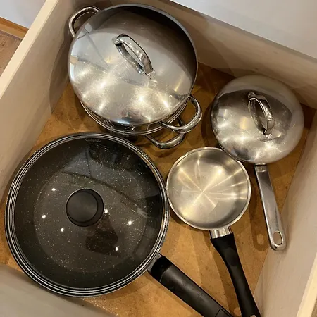 아파트 Liisupesa With Sauna And Garden 페르누