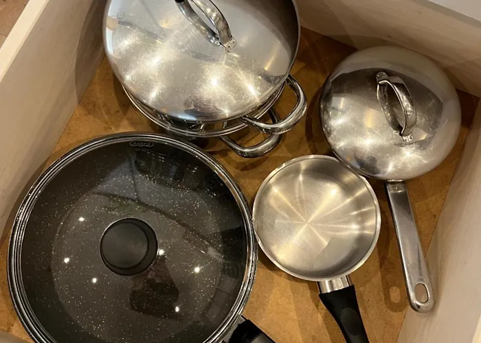 아파트 Liisupesa With Sauna And Garden 페르누